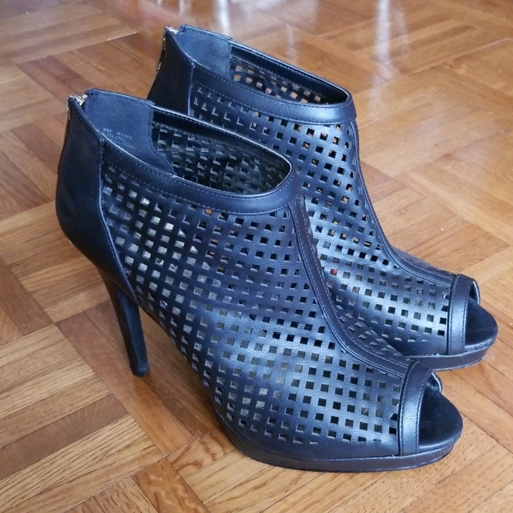 Black mesh peep toe heels with gold accent size 9